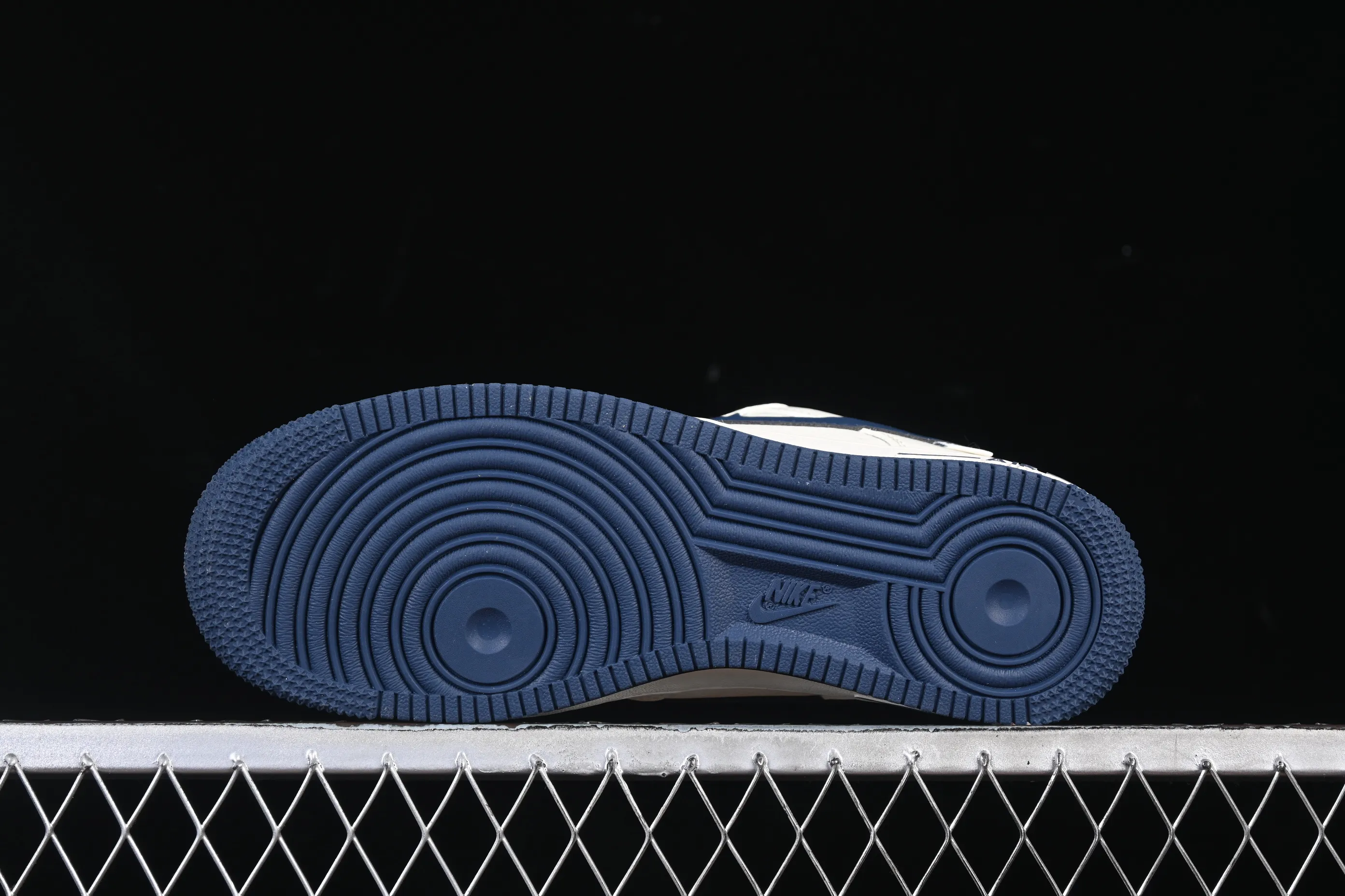 All categories Nk Air Force 1 Air Force series Nk Air Force 1 Low Air Force low-top Nike Air Force 1'07 Low Nike embossed off-white dark blue tree pattern Air Force 1 low-top casual sneakers SM6668-122